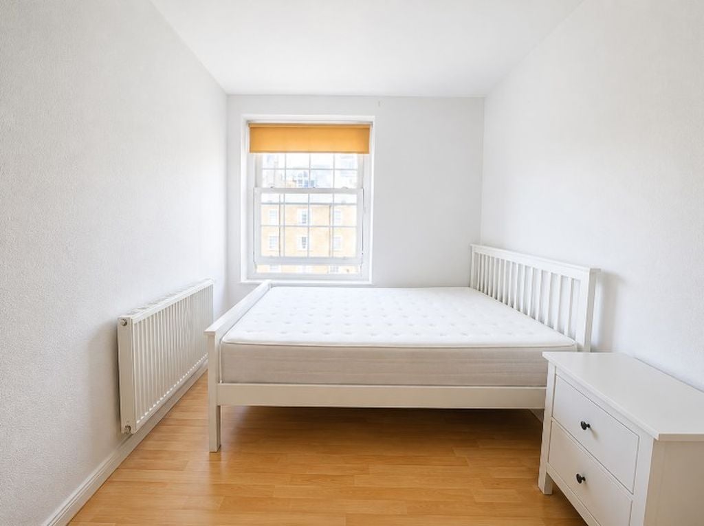 Room Lauderdale Crescent in Manchester