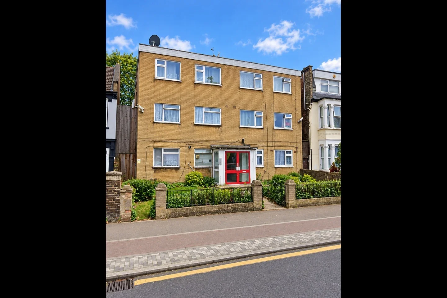 Flat Lea Bridge Road in Greater London