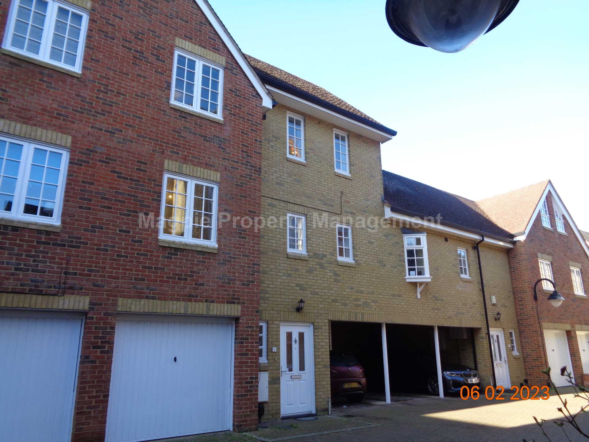 House Chandlers Wharf in Huntingdonshire