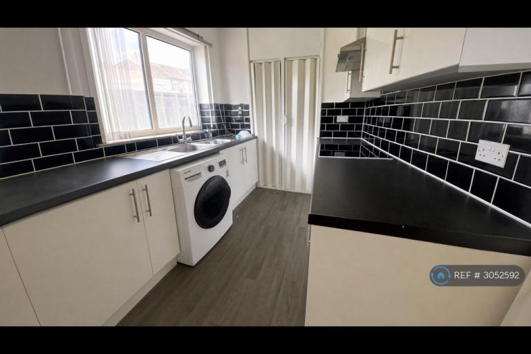 Room Deeley Road in Greater London