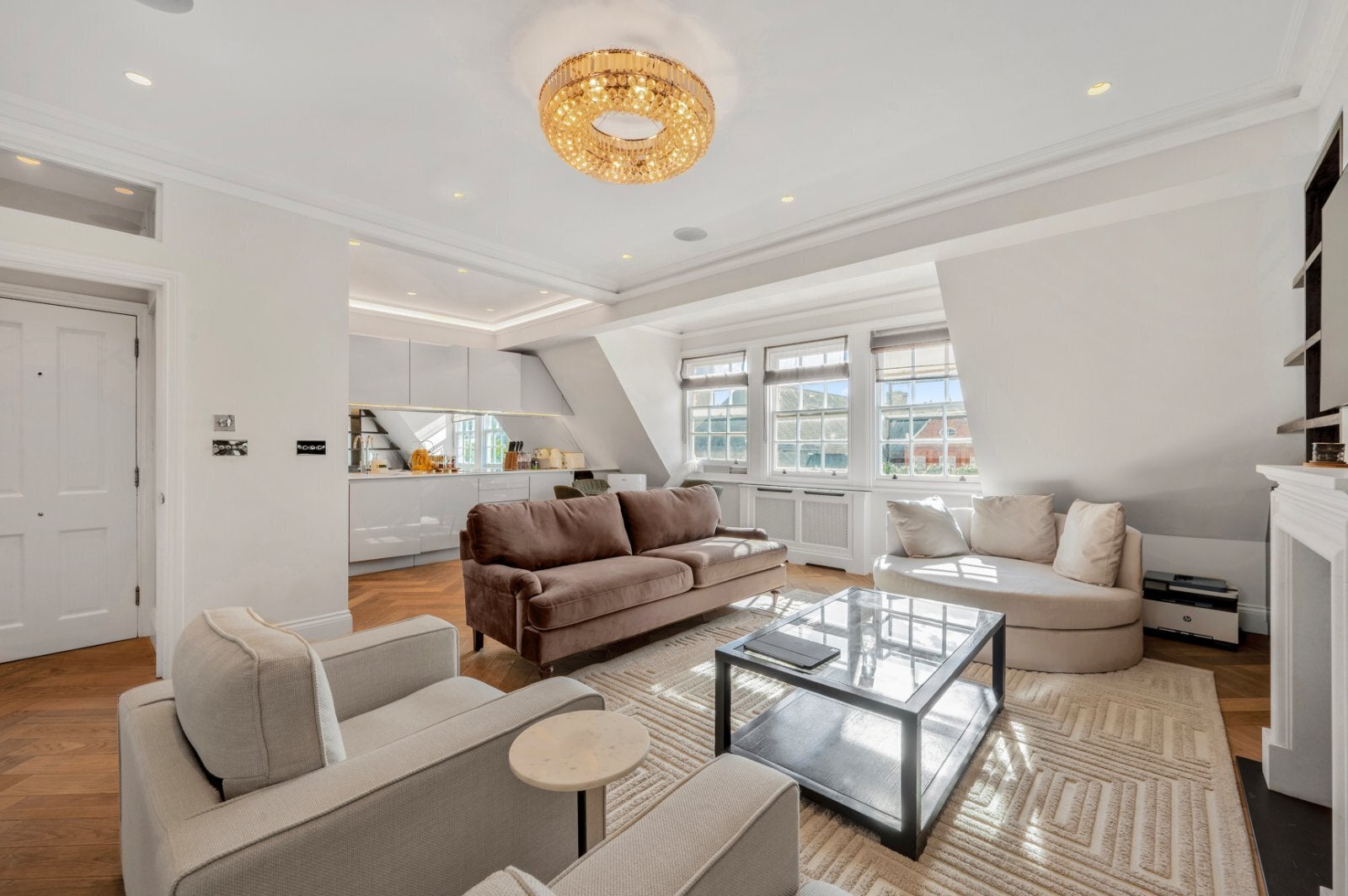 Flat Pont Street in Greater London