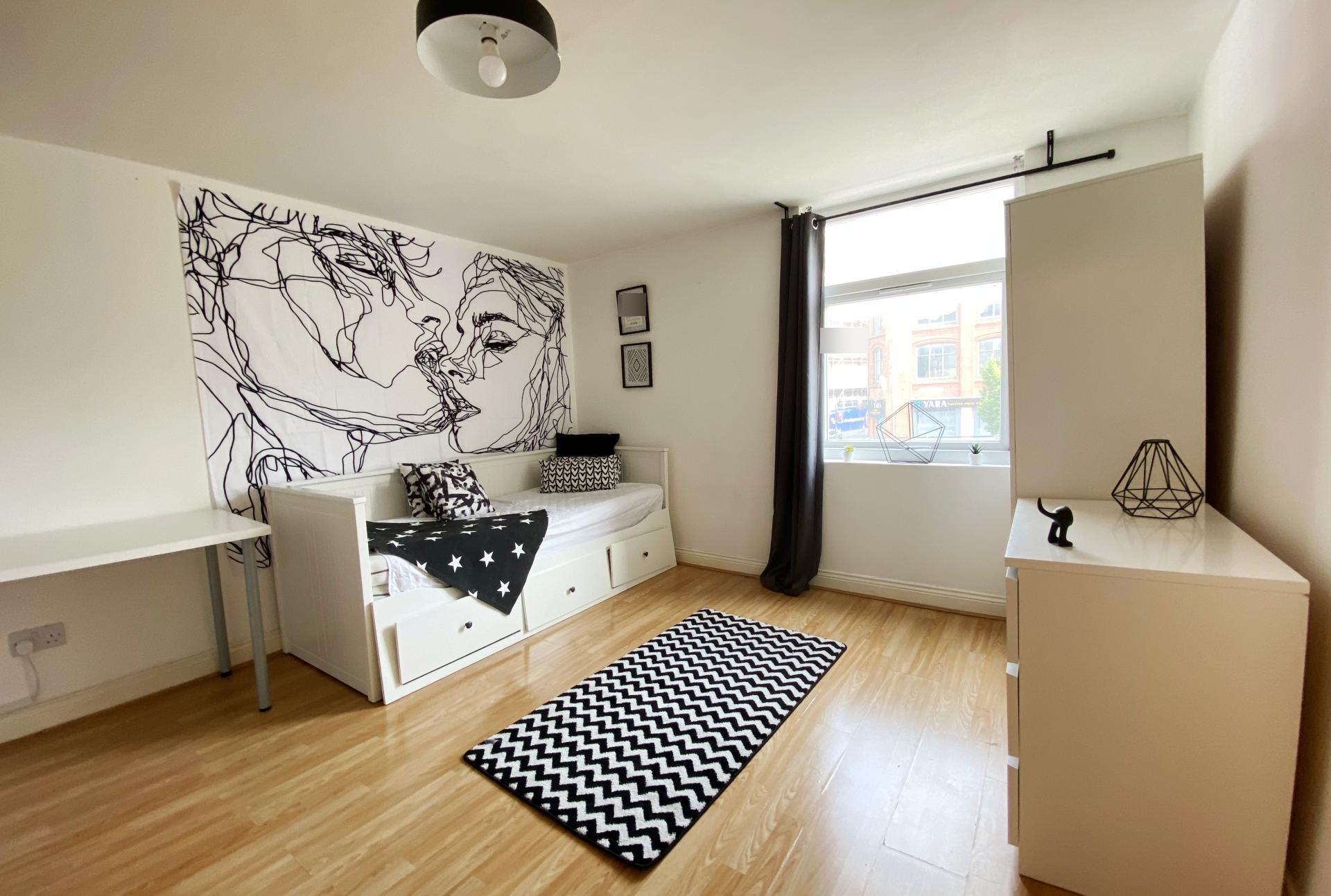 Flat Humberstone Gate in Leicester