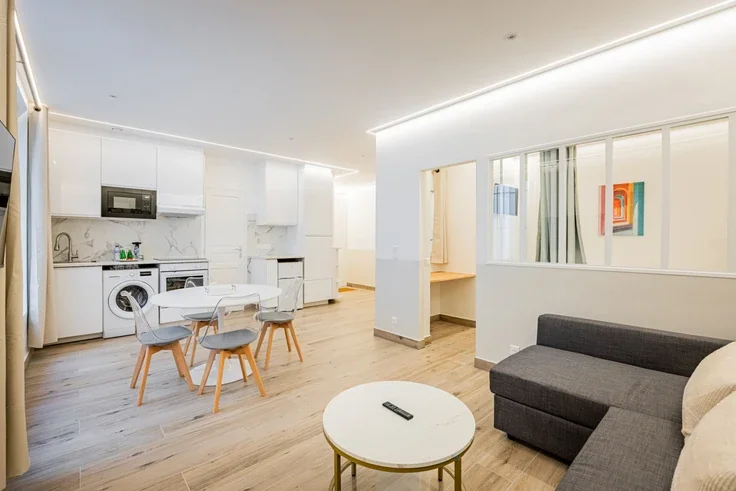 Appartement Rue de Saint-Pétersbourg à Paris