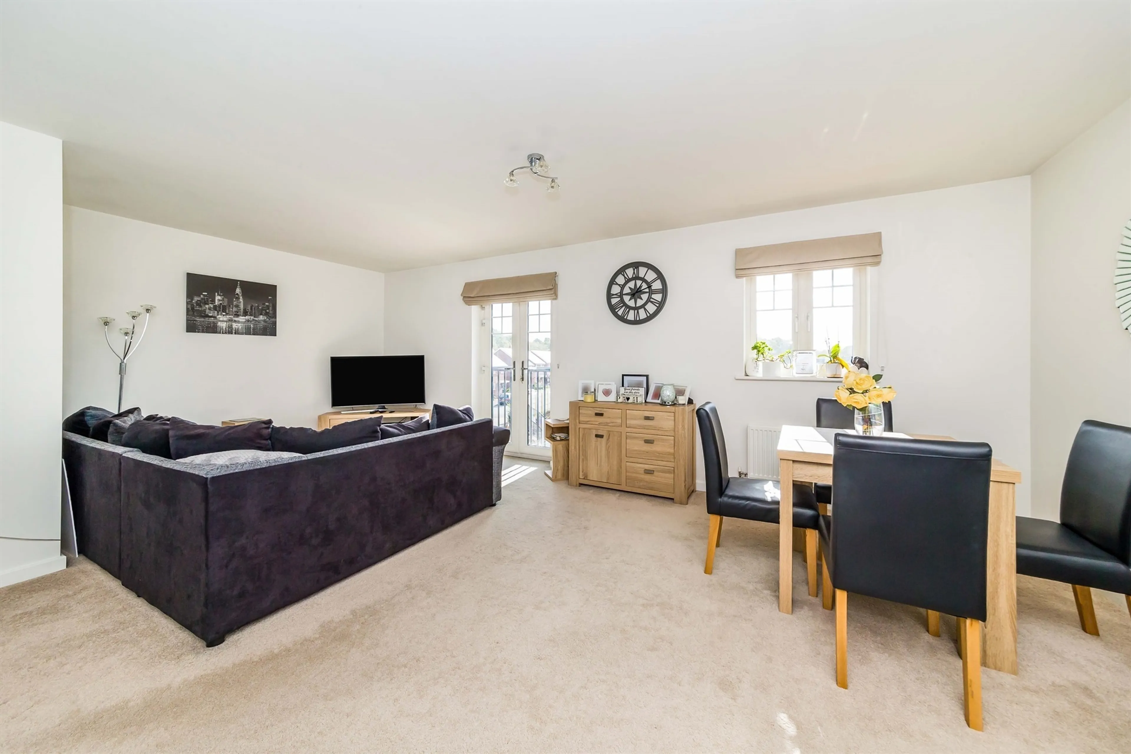 Flat Somerley Drive in Crawley