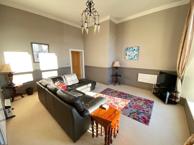 Flat Langland Bay Road in Newton