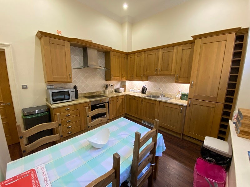 Flat Langland Bay Road in Newton