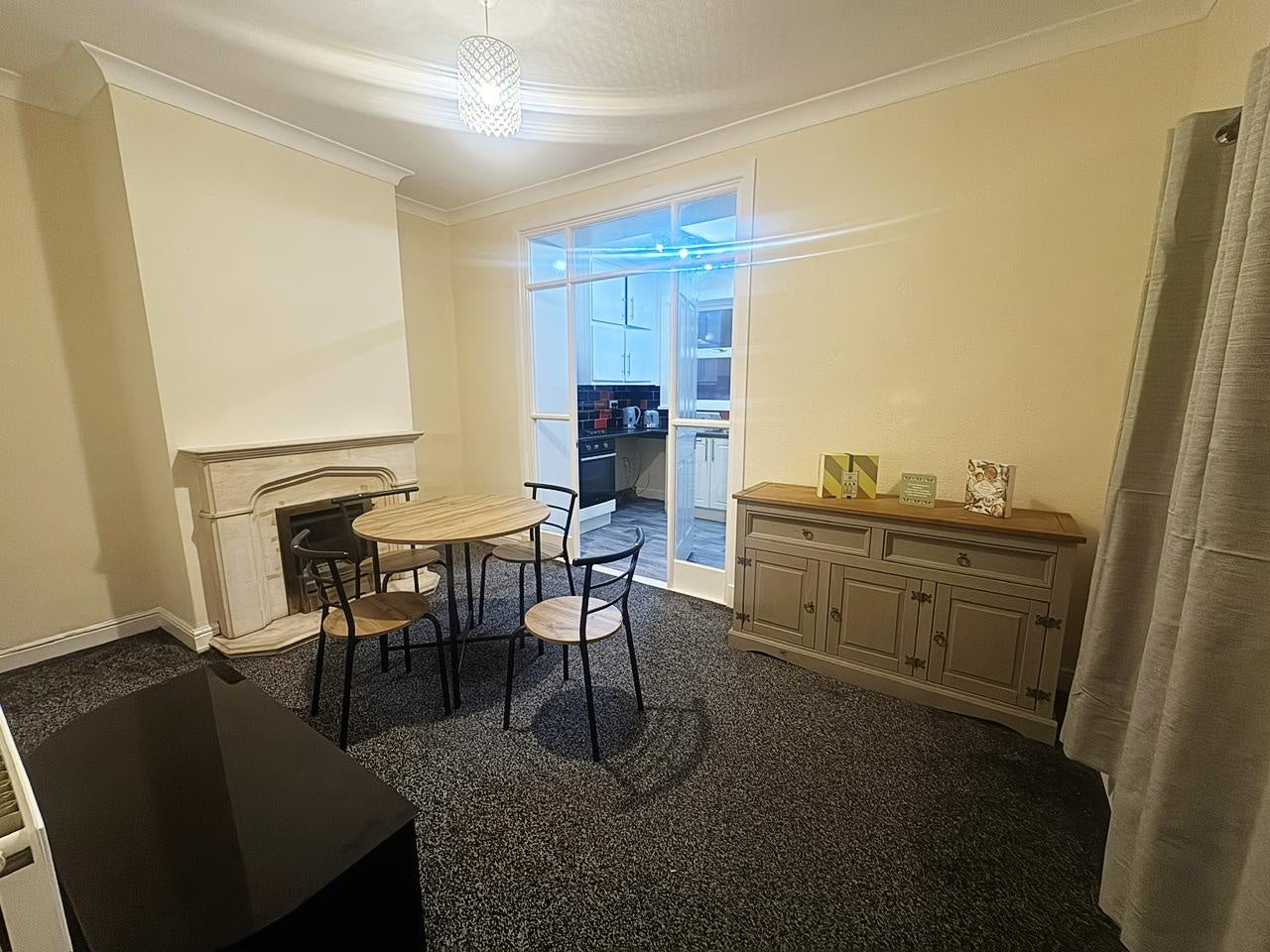 Room Russell Place in Hyndburn