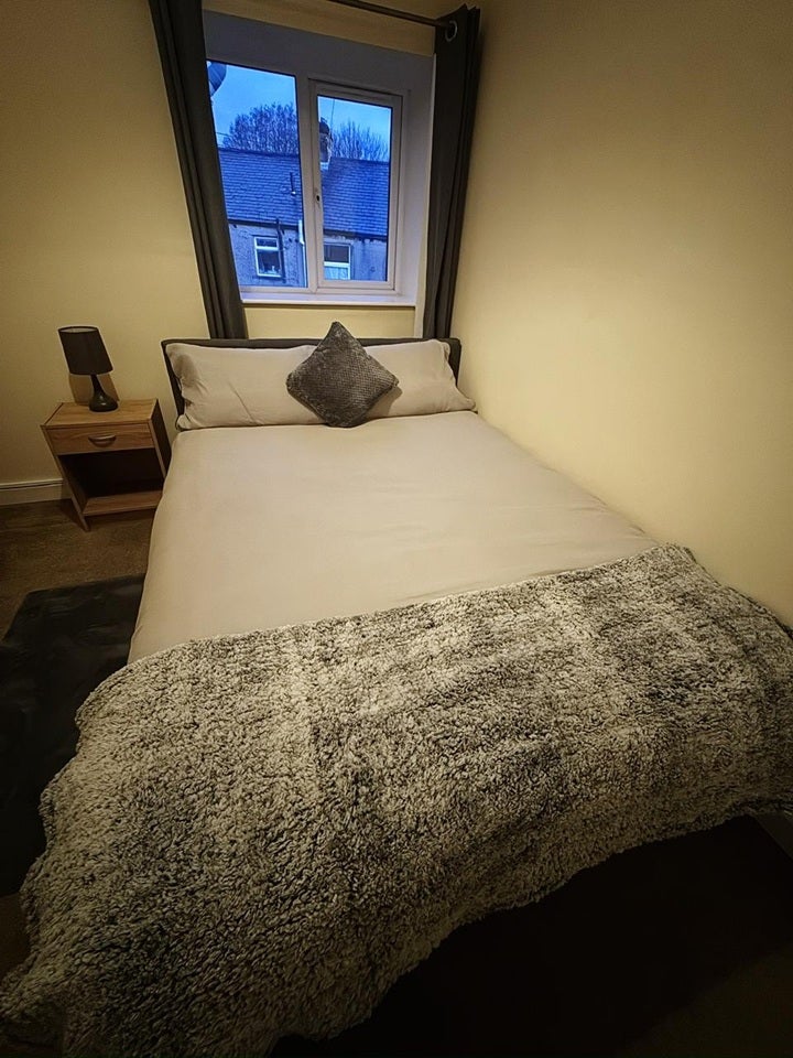 Room Russell Place in Hyndburn