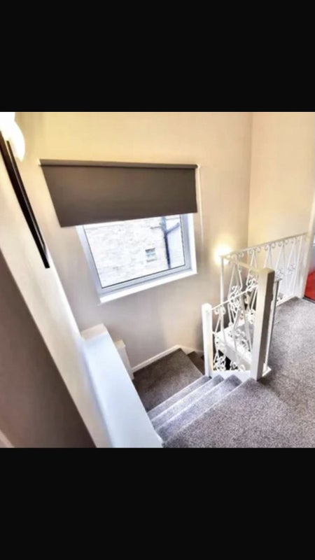 Room Watty Hall Road in Bradford