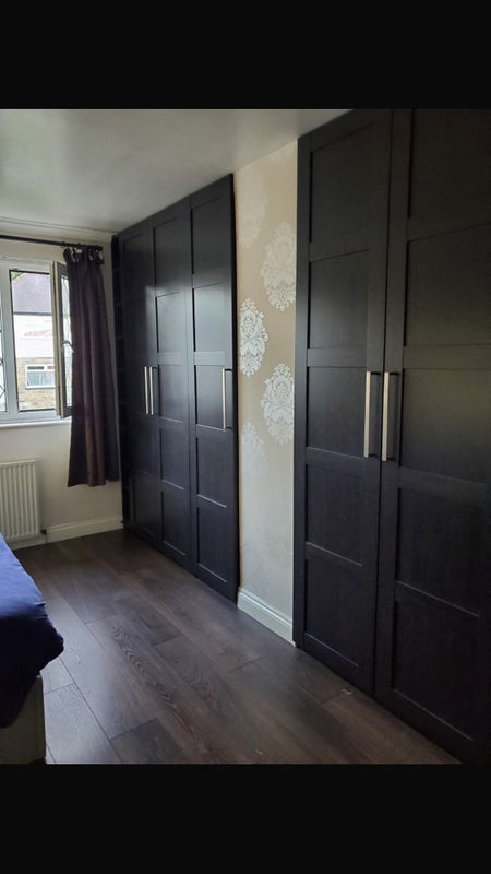 Room Watty Hall Road in Bradford