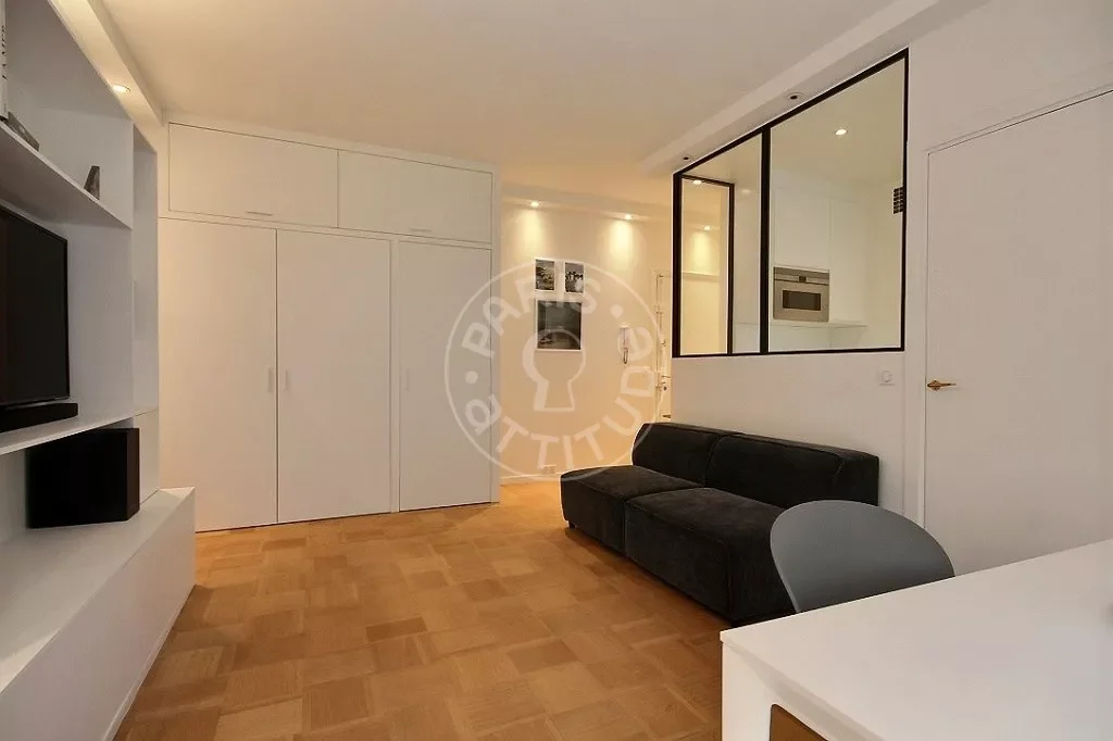 Flat Boulevard Maurice Barrès in Neuilly-sur-Seine