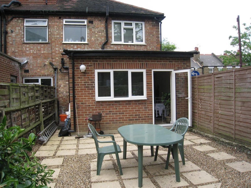 Room Oakridge Drive in Greater London