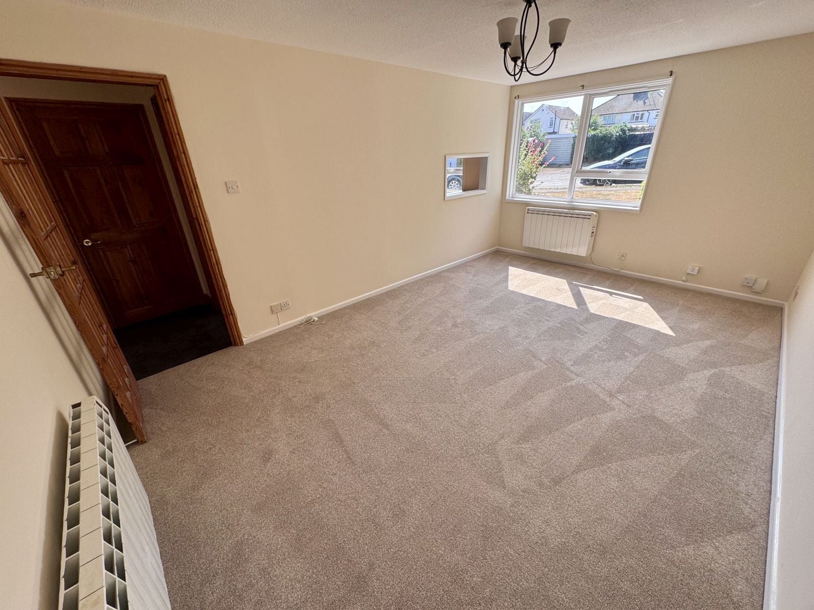 Flat Pelham Way in Mole Valley