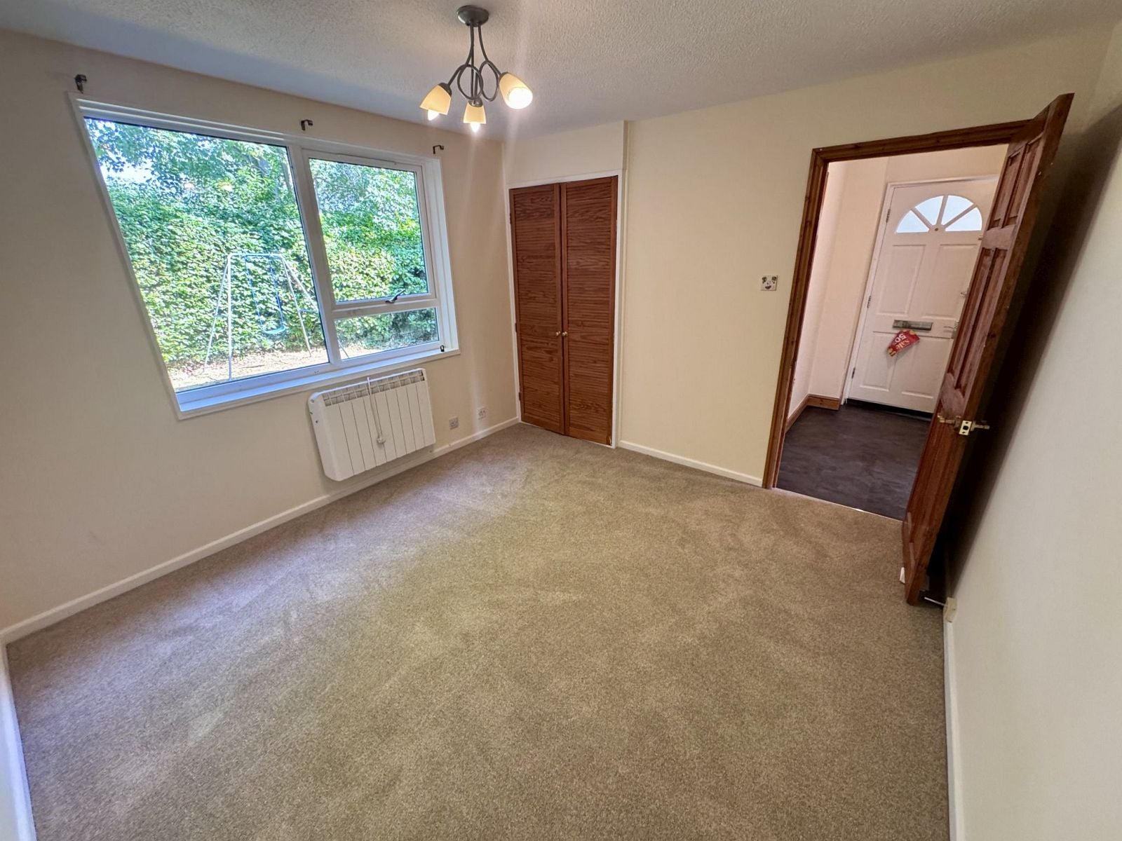 Flat Pelham Way in Mole Valley