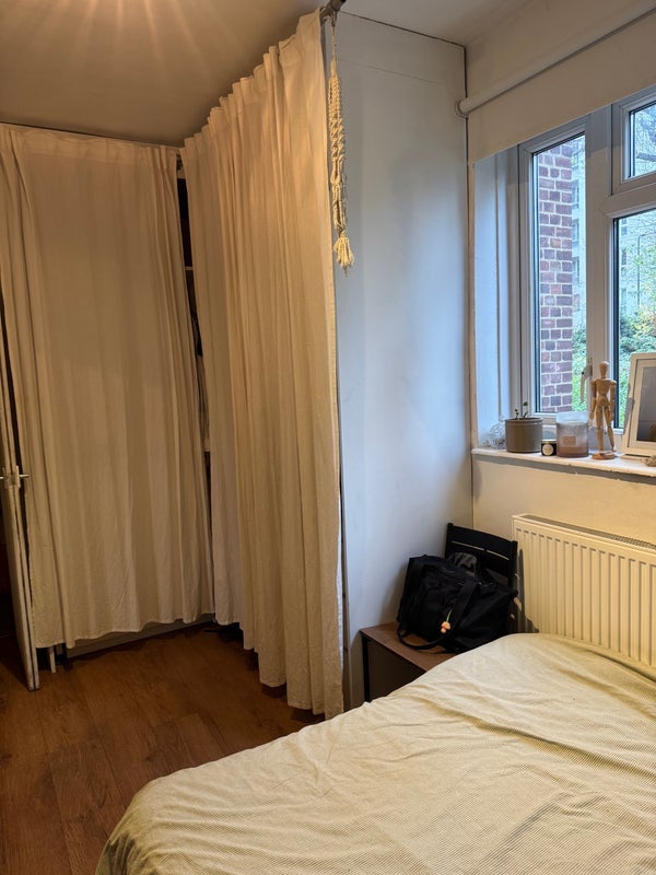 Room Moreton Close in Greater London