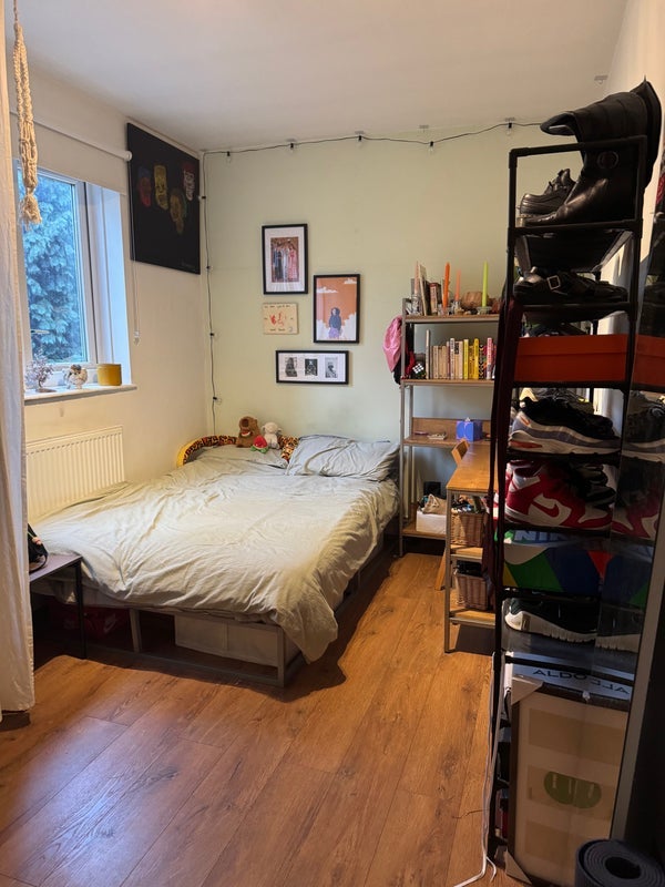 Room Moreton Close in Greater London