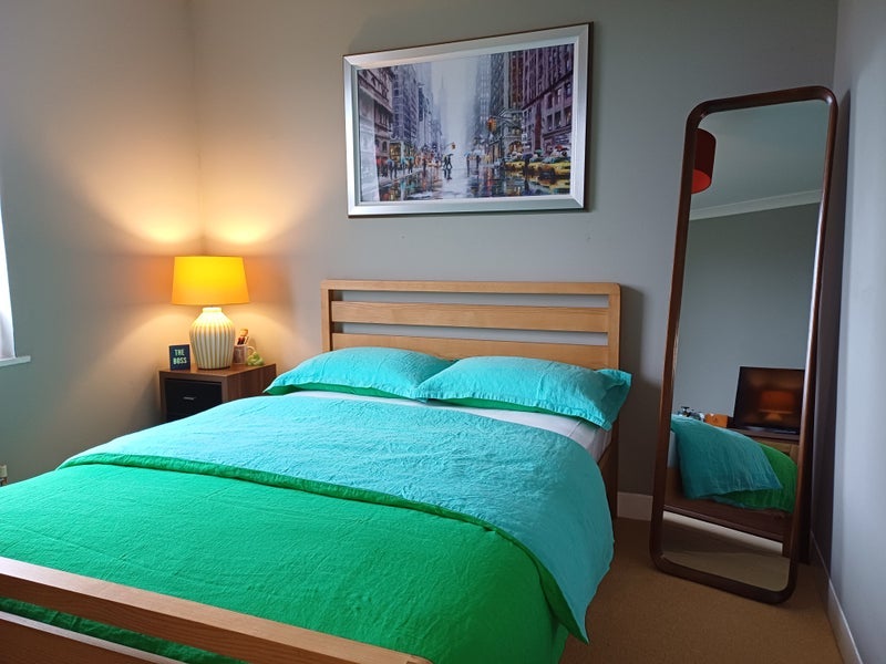 Room Clapham Crescent in Greater London