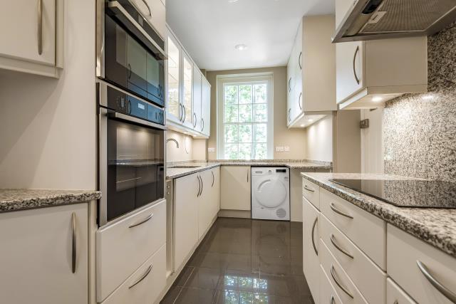 Flat Finchley Road in London