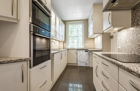 Flat Finchley Road in London