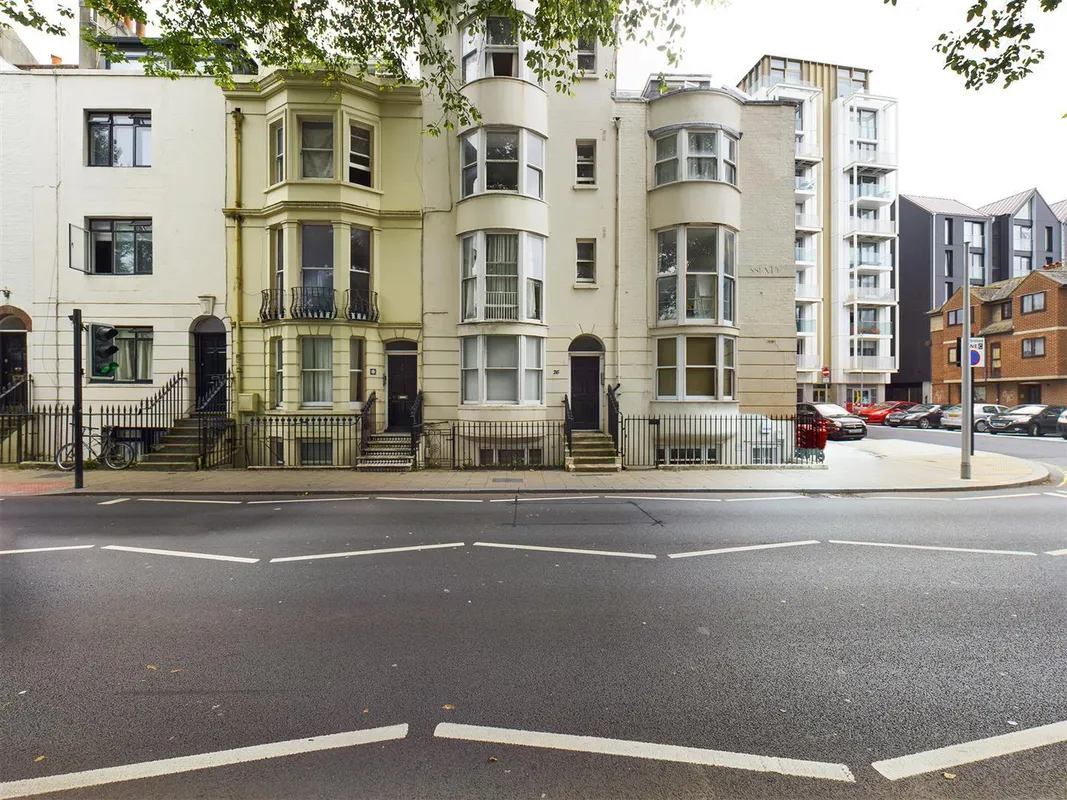 Flat Grand Parade in Brighton