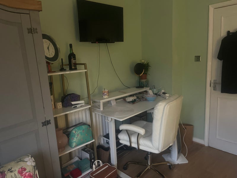 Room Thirlmere Rise in Greater London