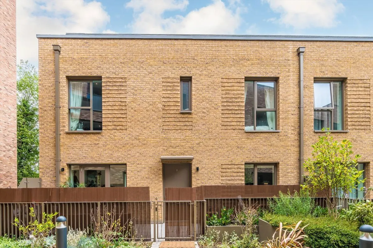 House Clovelly Road in Greater London