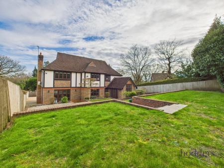 Flat Trumps Green Road in Borough of Runnymede