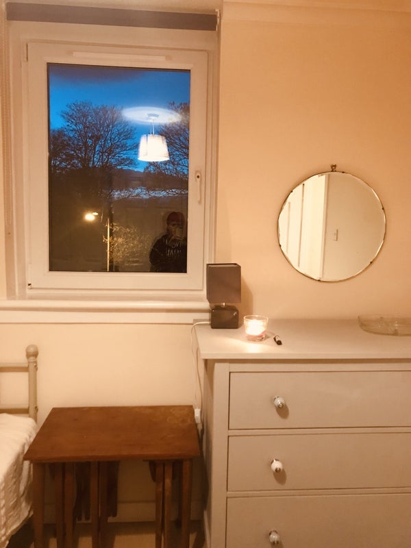 Room Langlands Court in Glasgow