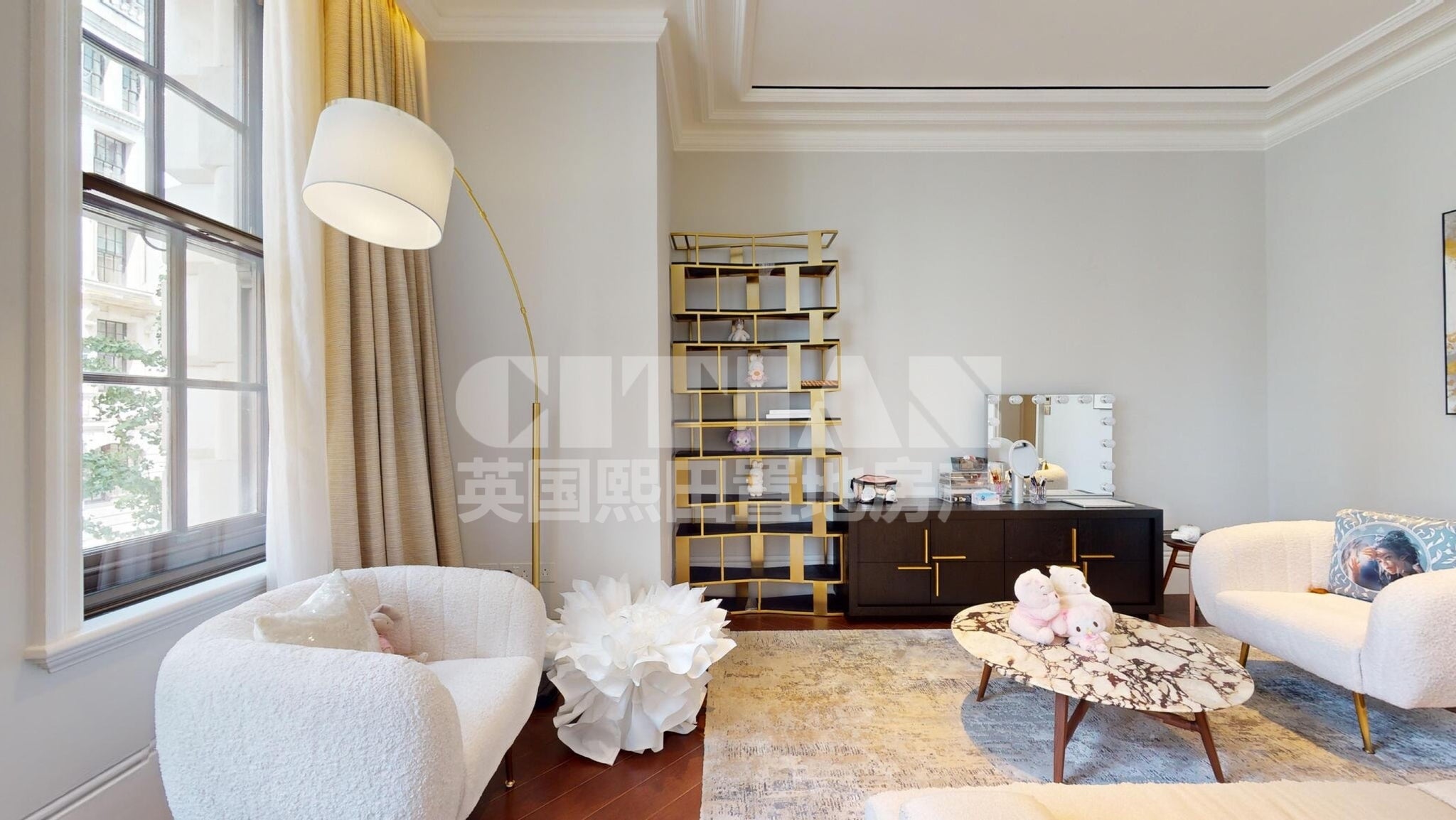 Flat Whitehall in City of Westminster