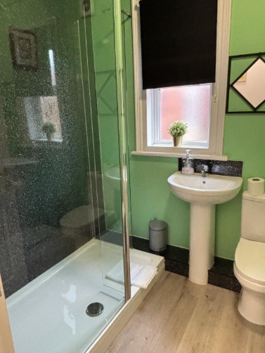 Room West Street in Crewe