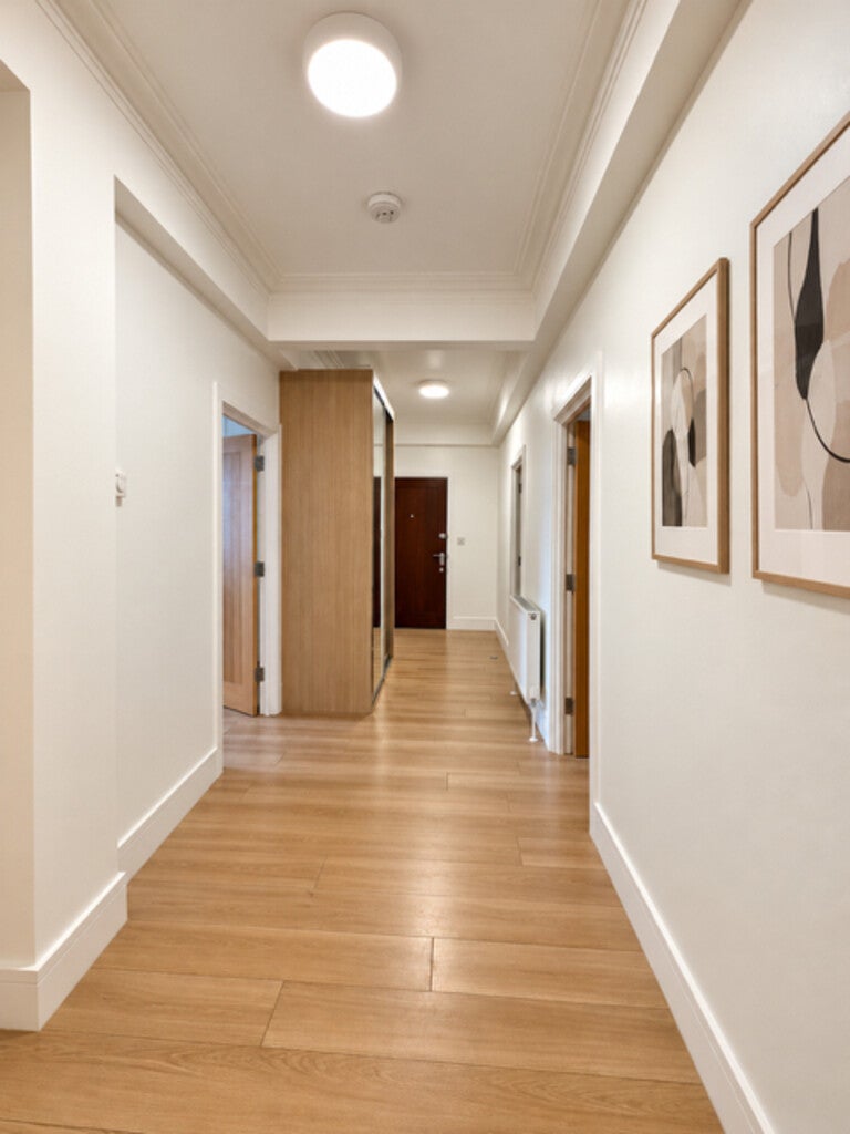 Flat Vivian Avenue in Greater London