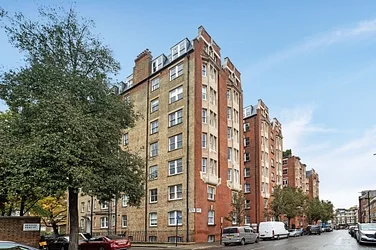 Flat Queensway in City of Westminster