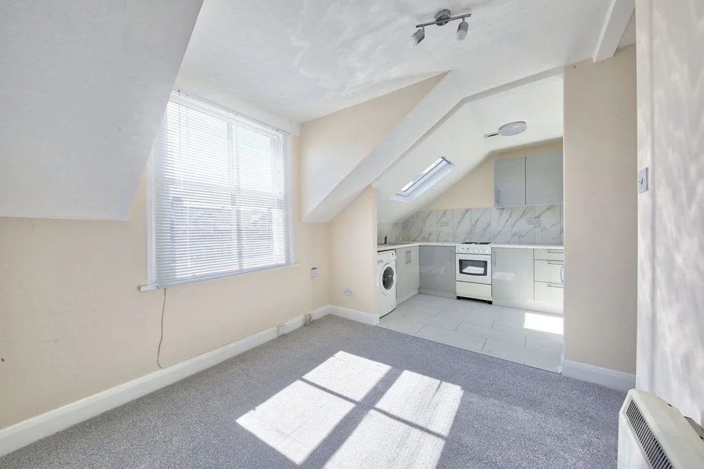 Flat Earlsfield Road in Greater London