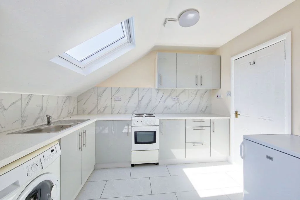 Flat Earlsfield Road in Greater London