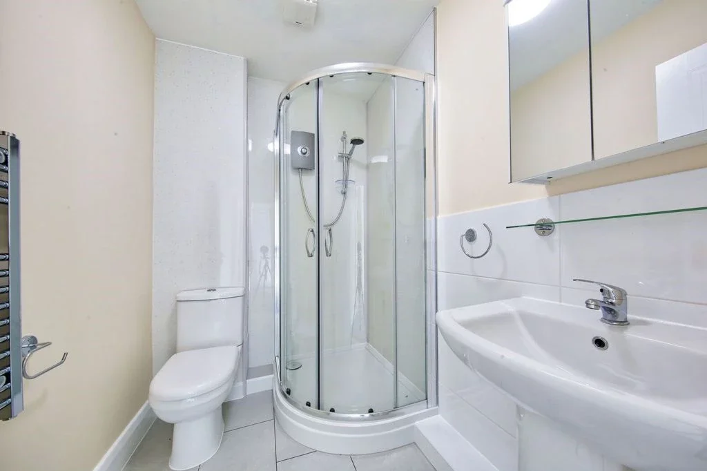 Flat Earlsfield Road in Greater London