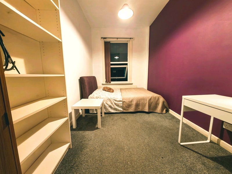 Room Wellington Street in Preston