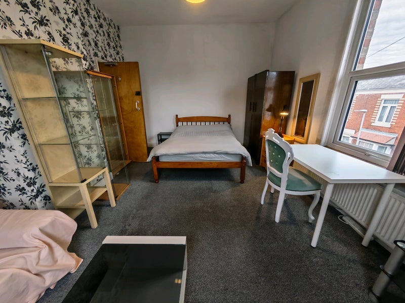 Room Wellington Street in Preston