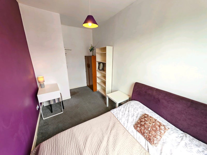 Room Wellington Street in Preston