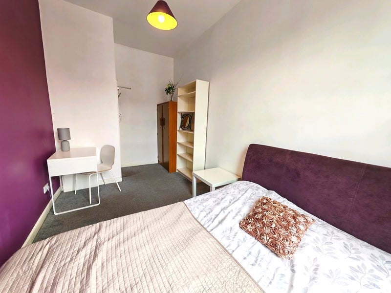 Room Wellington Street in Preston