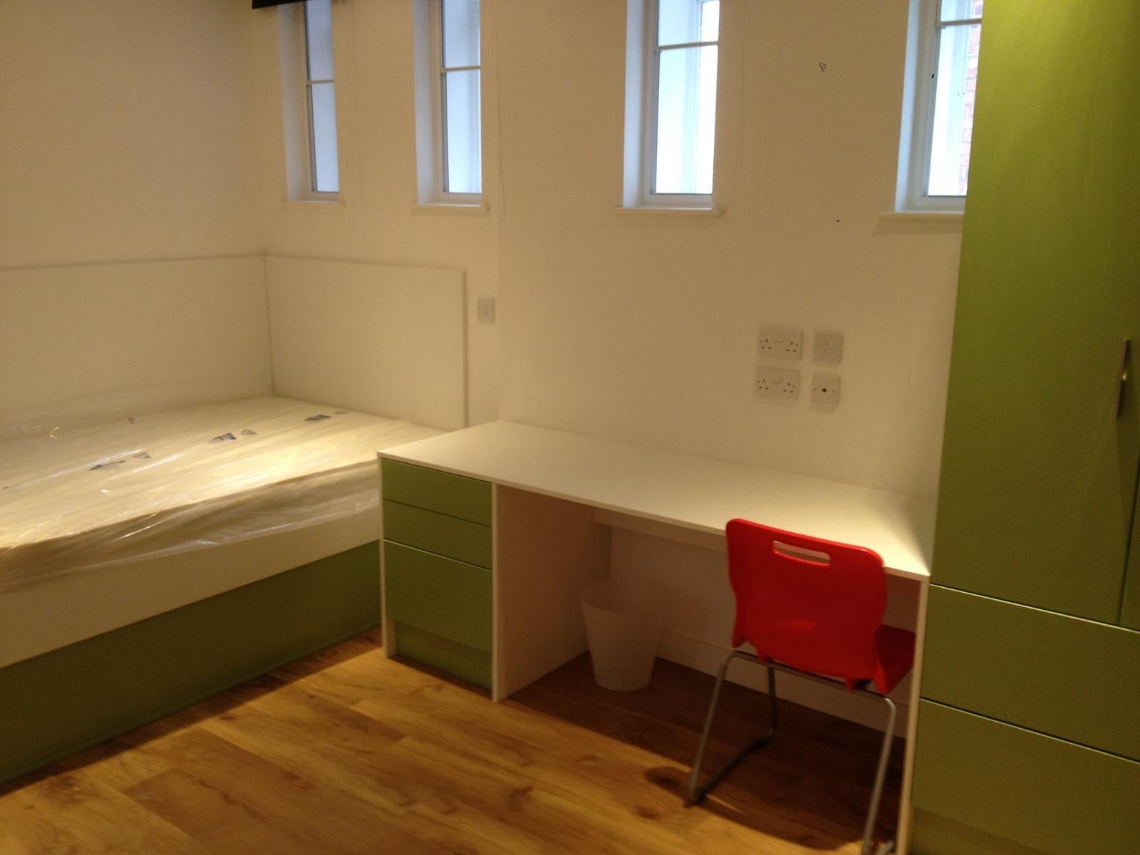 Room Sansome Street in Worcester