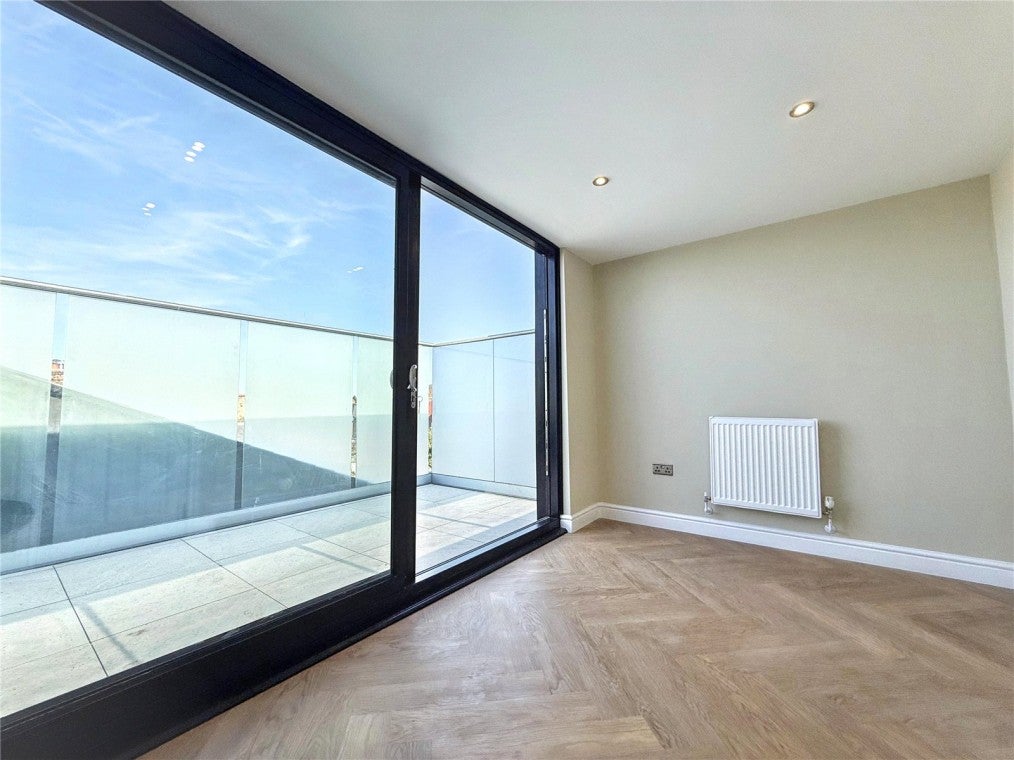 Flat Arthur Road in Greater London