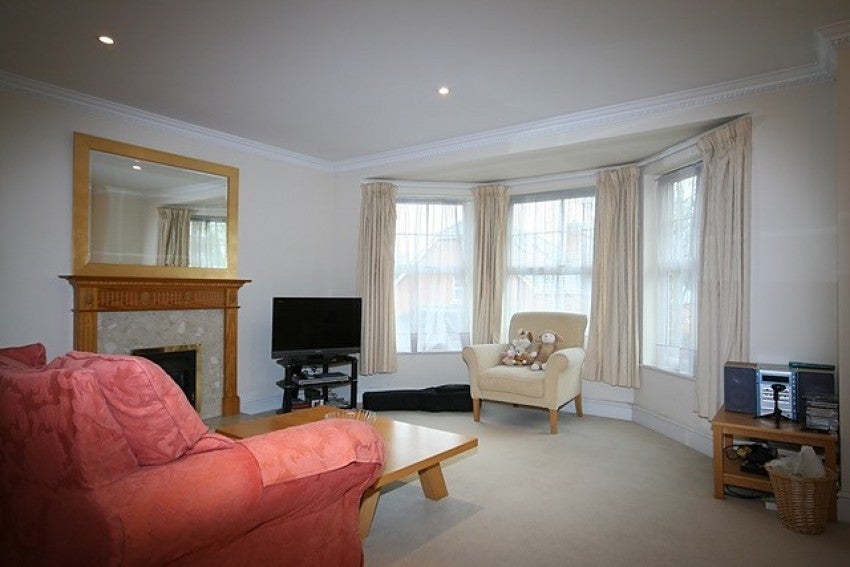 Flat Nightingale Walk in Windsor