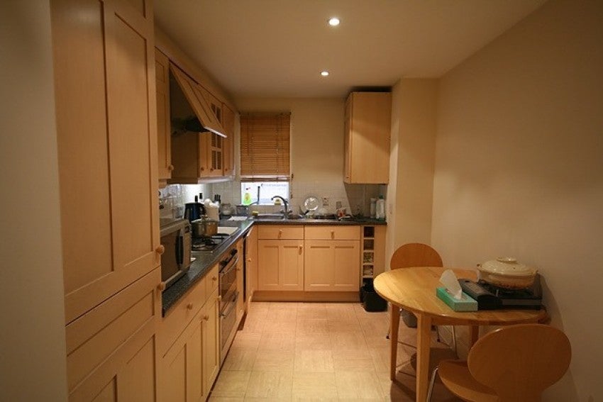 Flat Nightingale Walk in Windsor