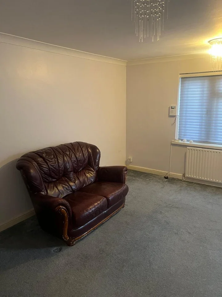 Flat Cranleigh Gardens in Greater London