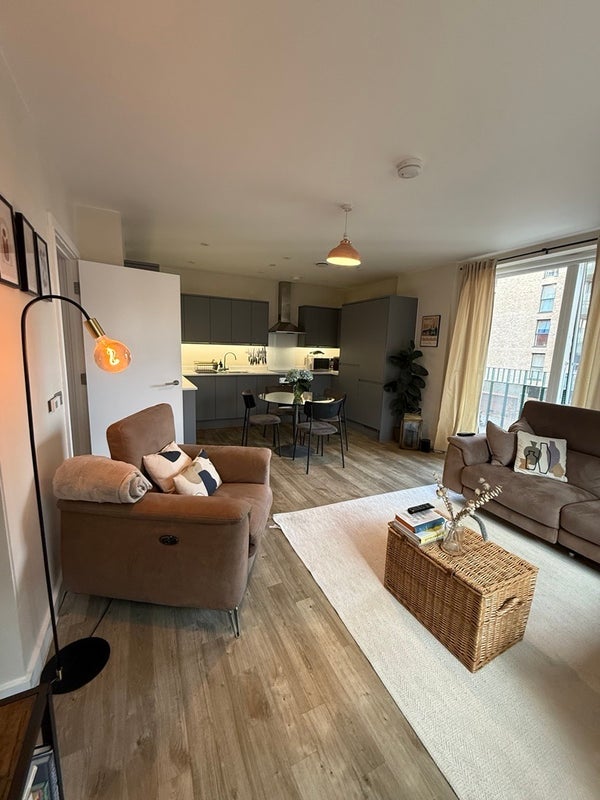 Room Brunner Road in Greater London