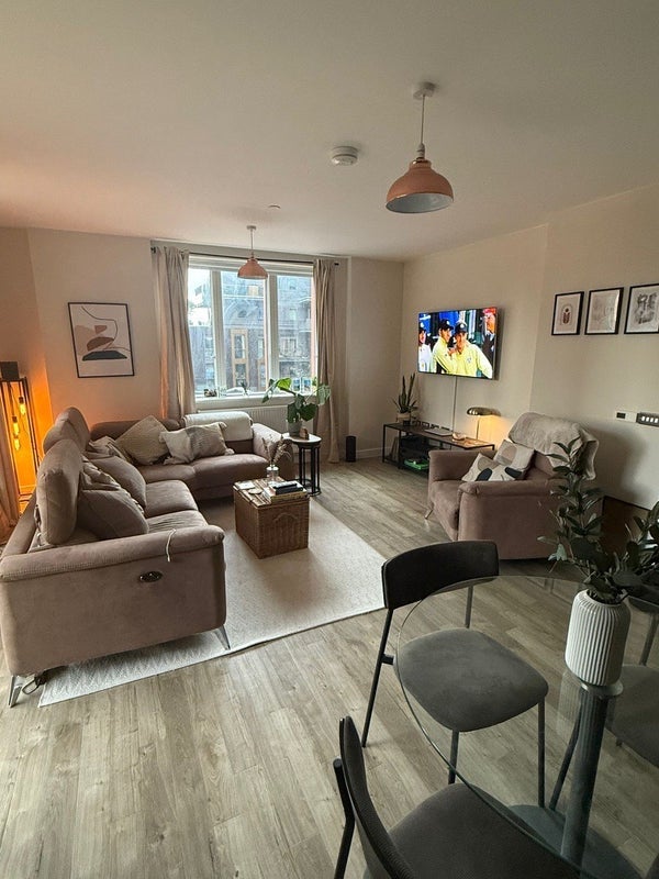 Room Brunner Road in Greater London