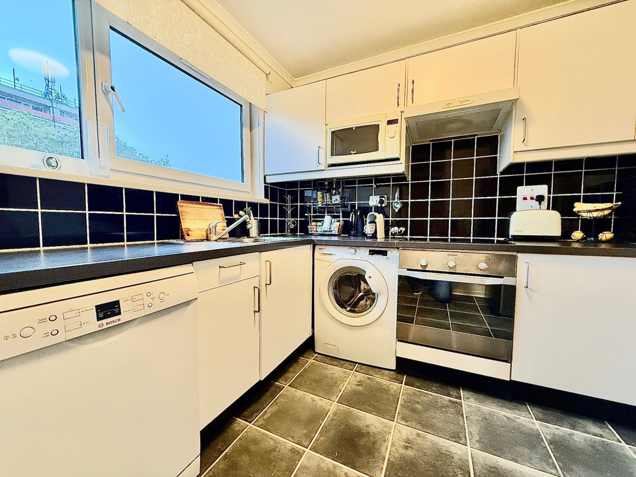 Flat Earlsferry Way in Greater London