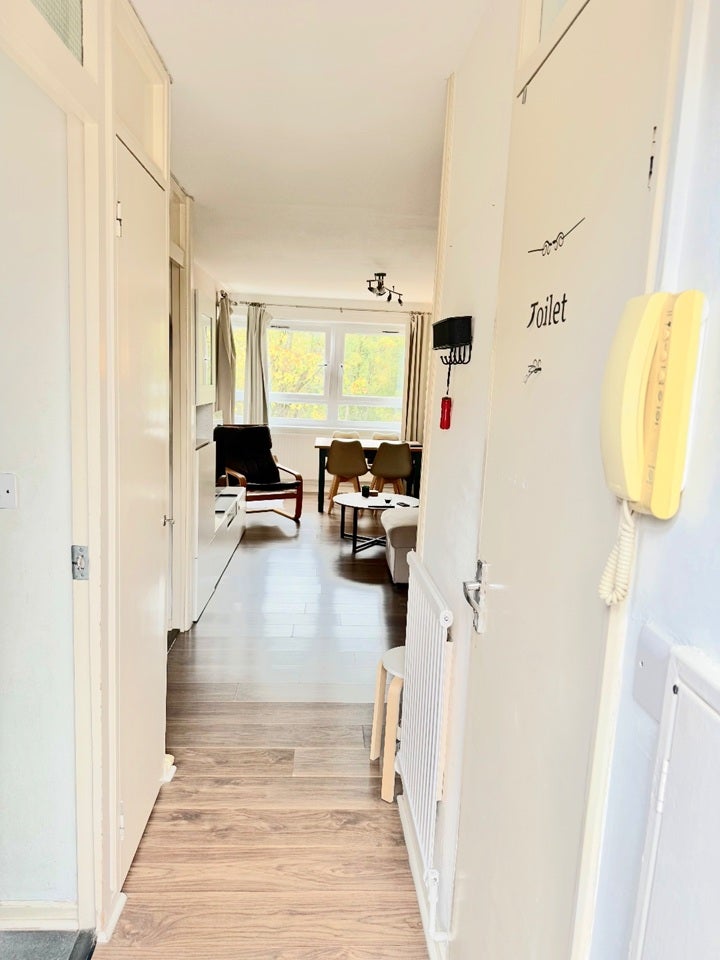 Flat Earlsferry Way in Greater London