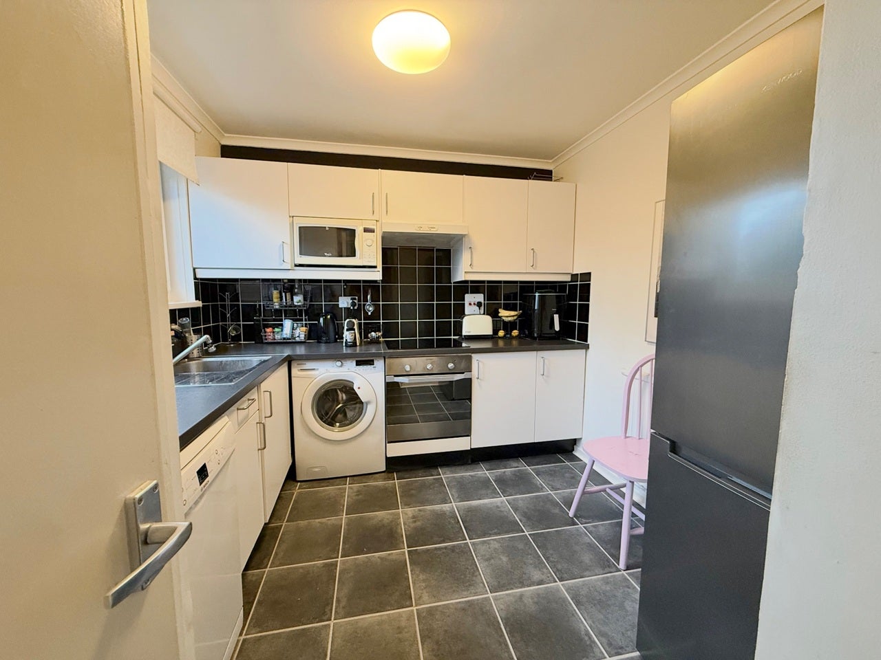 Flat Earlsferry Way in Greater London
