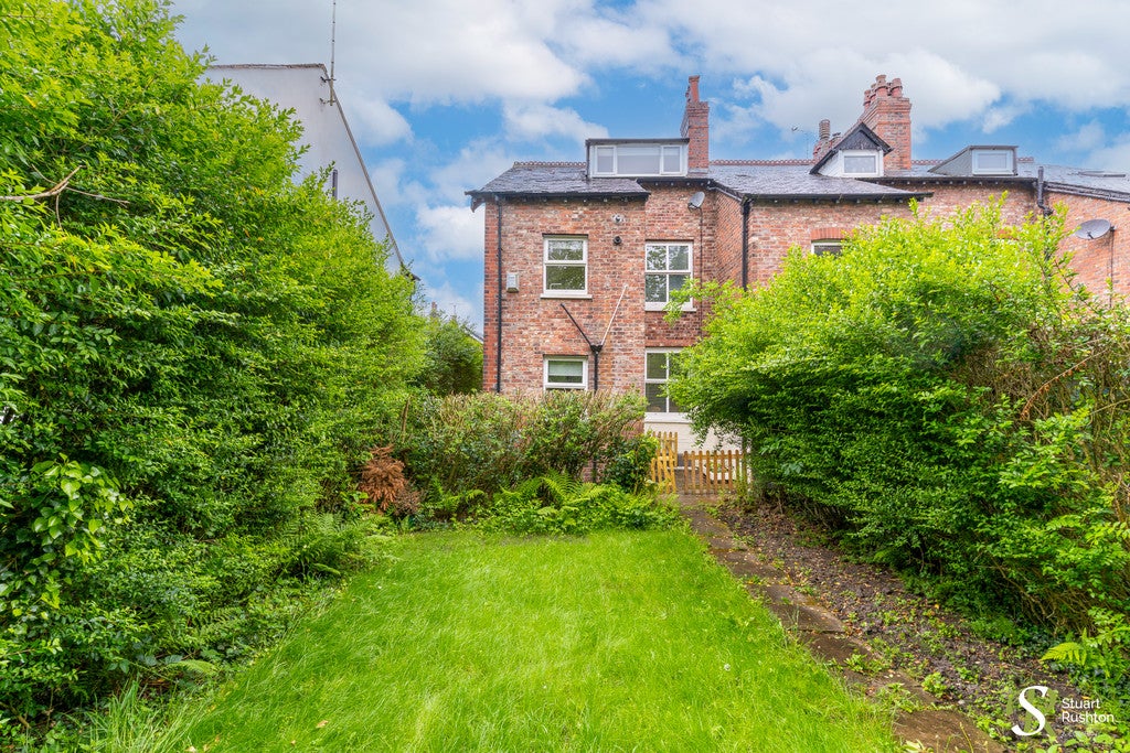 Flat Manchester Road in Wilmslow